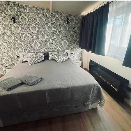 Suites Grey In Centro רנדצו מראה חיצוני תמונה