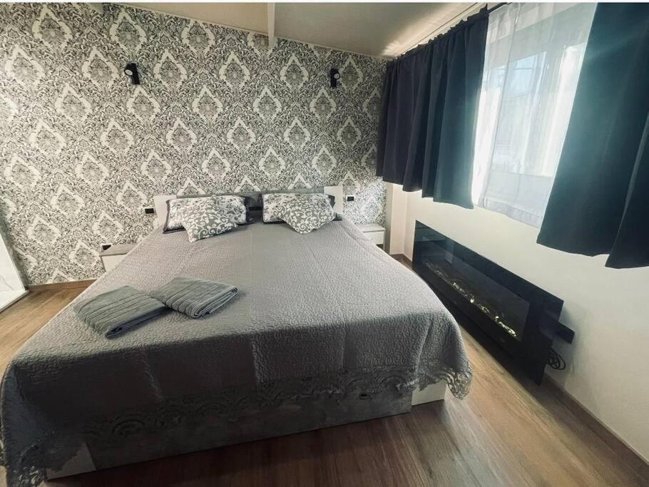 Suites Grey In Centro רנדצו מראה חיצוני תמונה